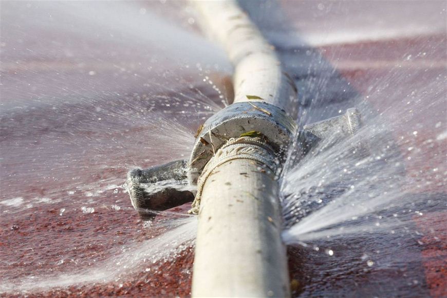 6 Basic Steps to Stop a Burst Pipe from Getting Out of Control